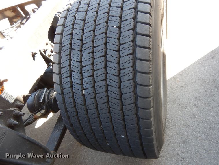 image for item GH9017 2014 Freightliner Cascadia 125 semi truck