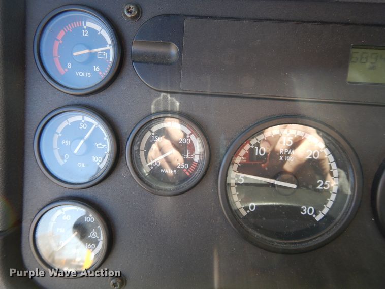 image for item GH9018 2014 Freightliner Cascadia 125 semi truck