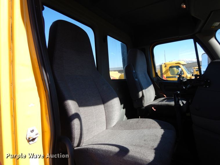 image for item GH9018 2014 Freightliner Cascadia 125 semi truck