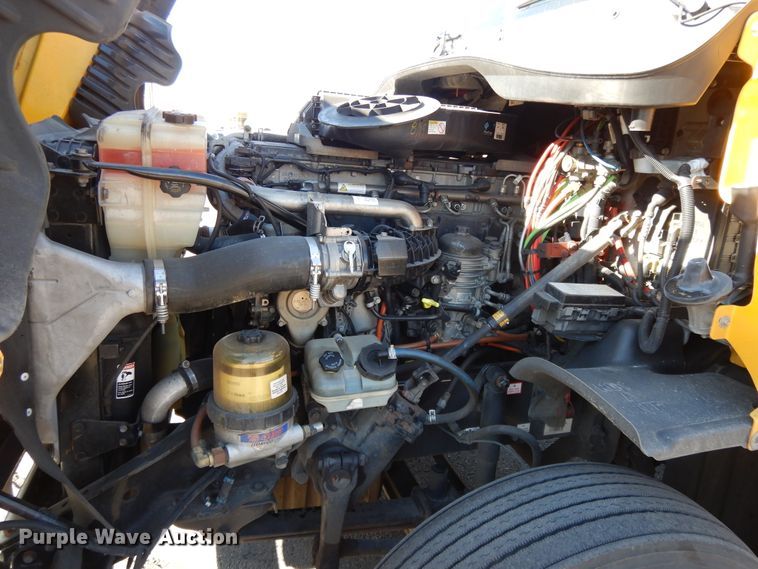 image for item GH9018 2014 Freightliner Cascadia 125 semi truck