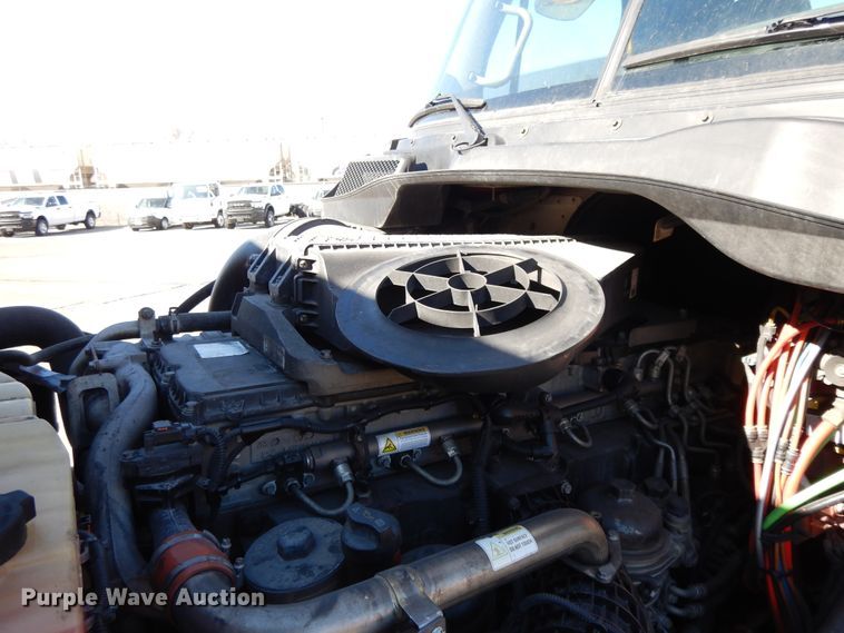 image for item GH9018 2014 Freightliner Cascadia 125 semi truck