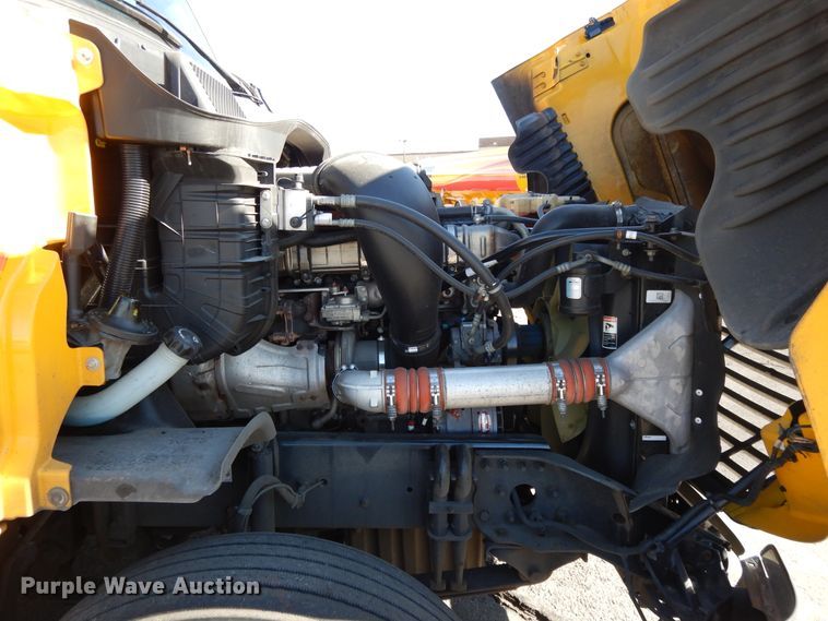 image for item GH9018 2014 Freightliner Cascadia 125 semi truck