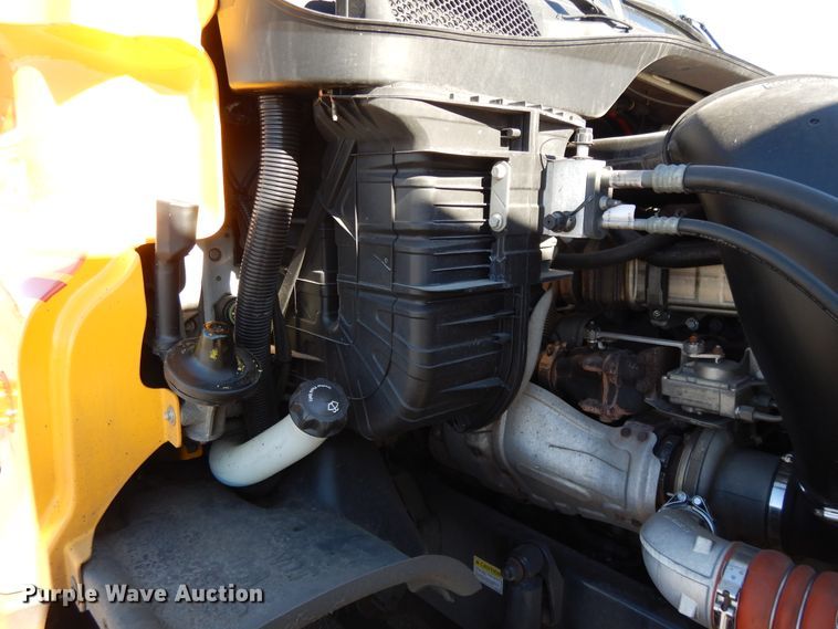 image for item GH9018 2014 Freightliner Cascadia 125 semi truck