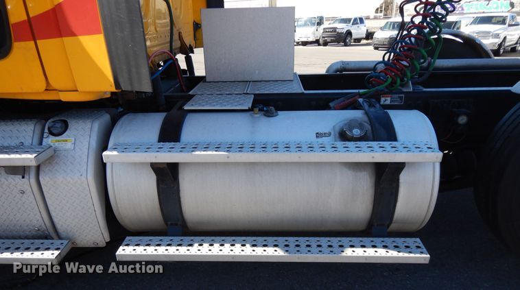 image for item GH9018 2014 Freightliner Cascadia 125 semi truck