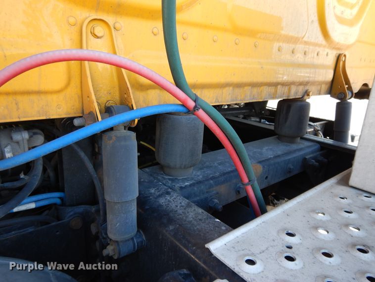 image for item GH9018 2014 Freightliner Cascadia 125 semi truck