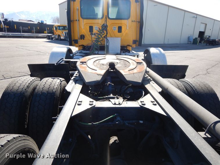 image for item GH9018 2014 Freightliner Cascadia 125 semi truck