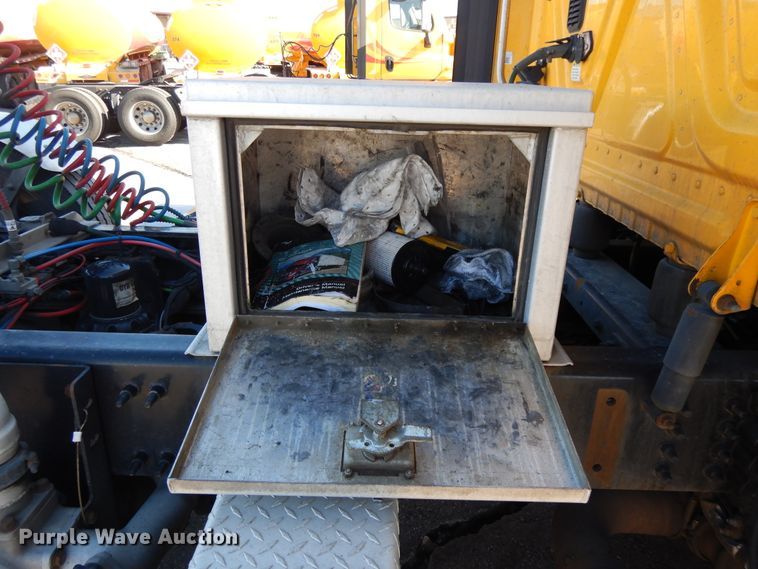 image for item GH9018 2014 Freightliner Cascadia 125 semi truck