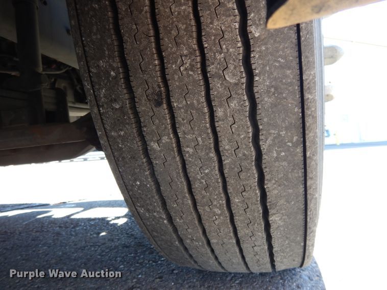 image for item GH9018 2014 Freightliner Cascadia 125 semi truck