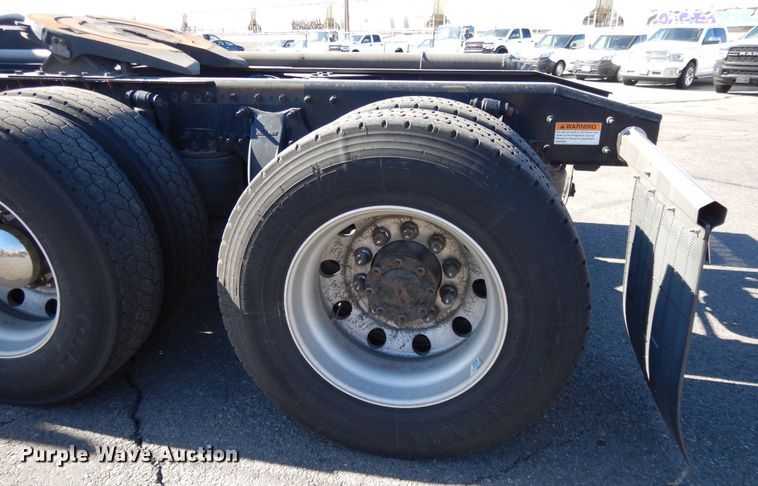 image for item GH9018 2014 Freightliner Cascadia 125 semi truck