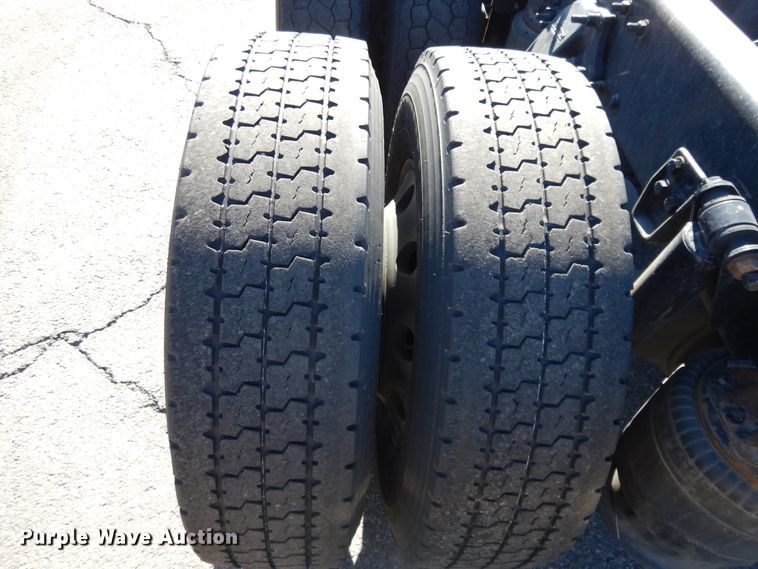 image for item GH9018 2014 Freightliner Cascadia 125 semi truck