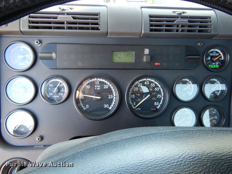 image for item GH9019 2014 Freightliner Cascadia 125 semi truck