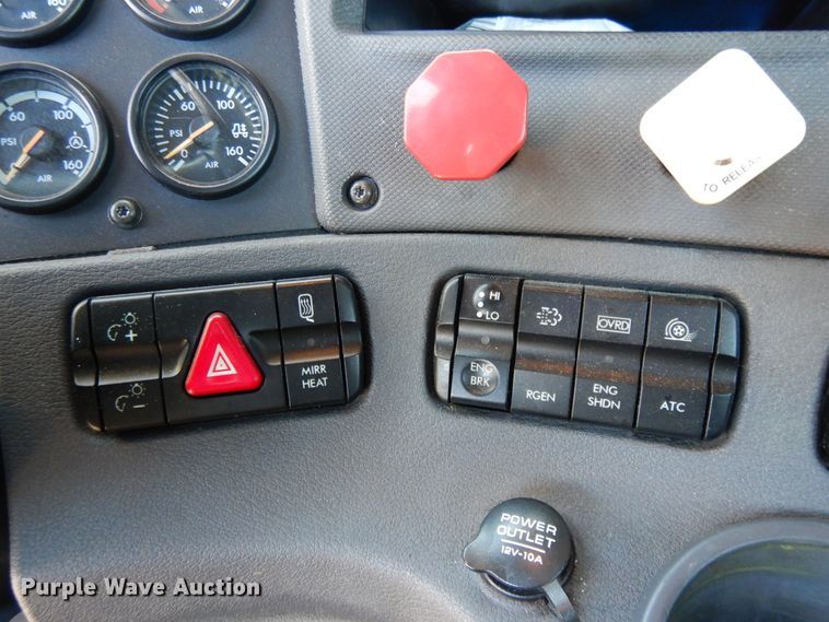 image for item GH9019 2014 Freightliner Cascadia 125 semi truck