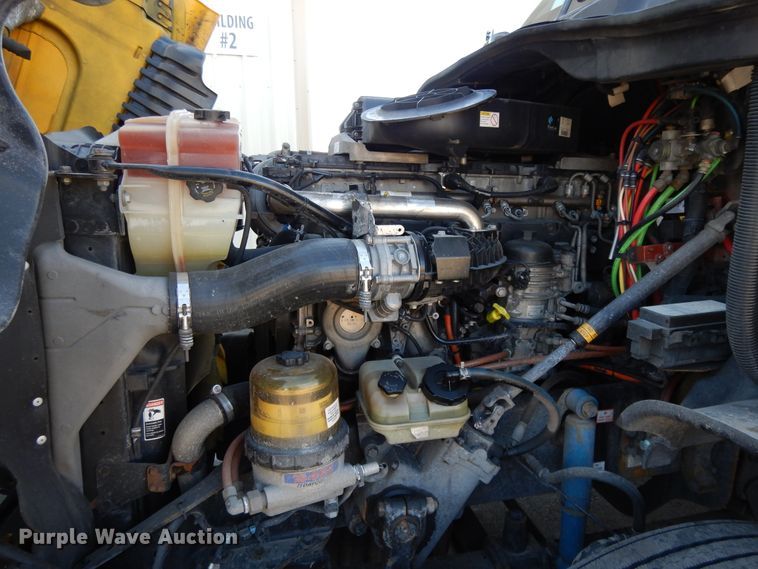 image for item GH9019 2014 Freightliner Cascadia 125 semi truck