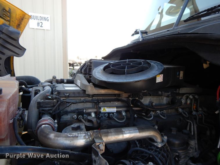 image for item GH9019 2014 Freightliner Cascadia 125 semi truck