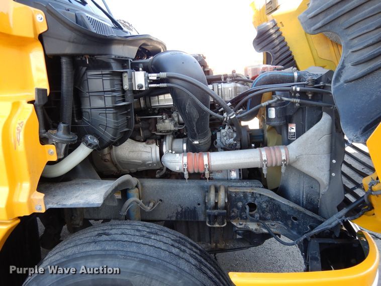 image for item GH9019 2014 Freightliner Cascadia 125 semi truck