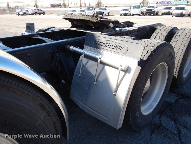 image for item GH9019 2014 Freightliner Cascadia 125 semi truck