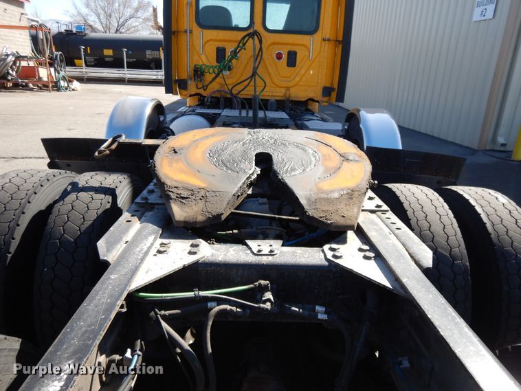 image for item GH9019 2014 Freightliner Cascadia 125 semi truck