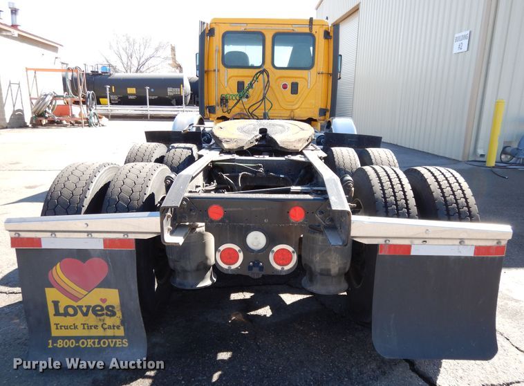 image for item GH9019 2014 Freightliner Cascadia 125 semi truck