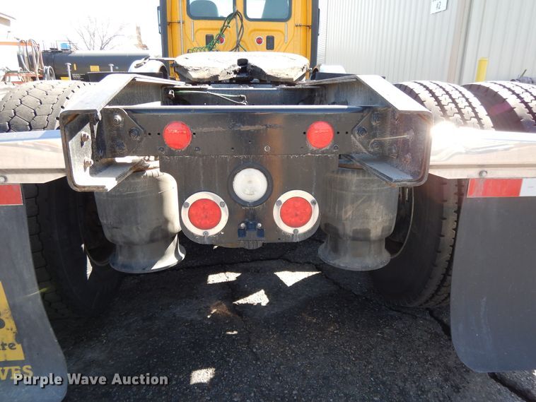 image for item GH9019 2014 Freightliner Cascadia 125 semi truck