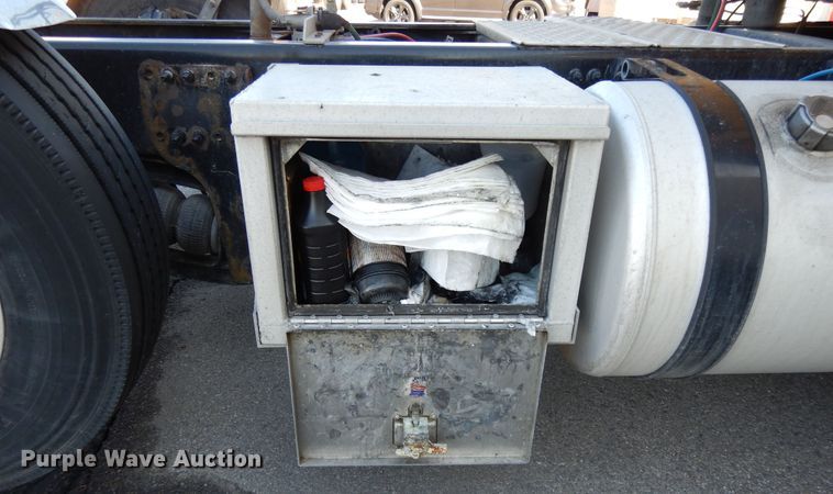 image for item GH9019 2014 Freightliner Cascadia 125 semi truck