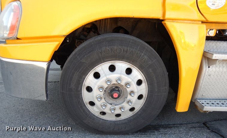 image for item GH9019 2014 Freightliner Cascadia 125 semi truck