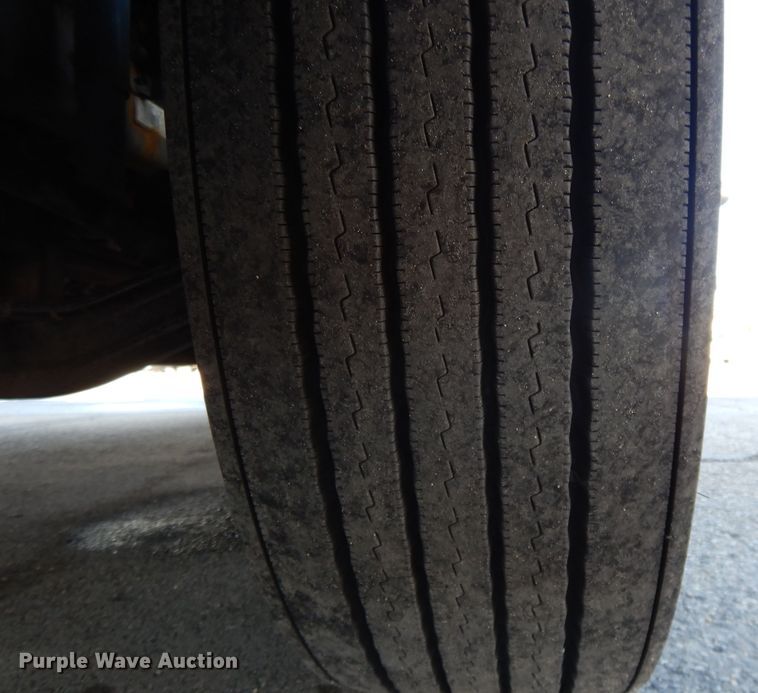 image for item GH9019 2014 Freightliner Cascadia 125 semi truck