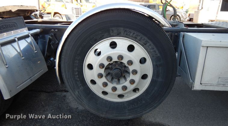 image for item GH9019 2014 Freightliner Cascadia 125 semi truck