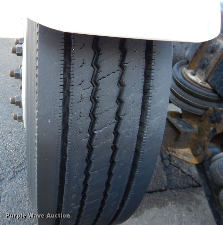 image for item GH9019 2014 Freightliner Cascadia 125 semi truck