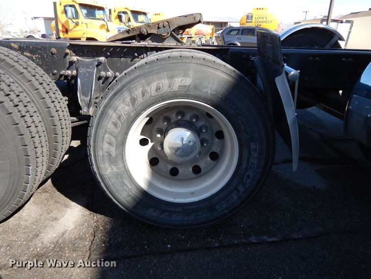 image for item GH9019 2014 Freightliner Cascadia 125 semi truck