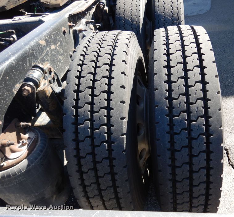 image for item GH9019 2014 Freightliner Cascadia 125 semi truck