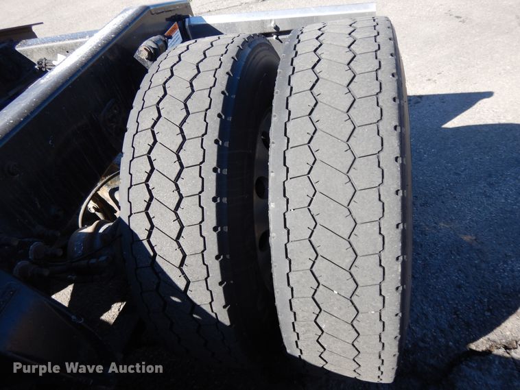 image for item GH9019 2014 Freightliner Cascadia 125 semi truck