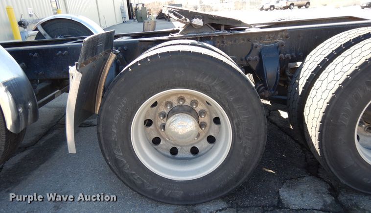 image for item GH9019 2014 Freightliner Cascadia 125 semi truck