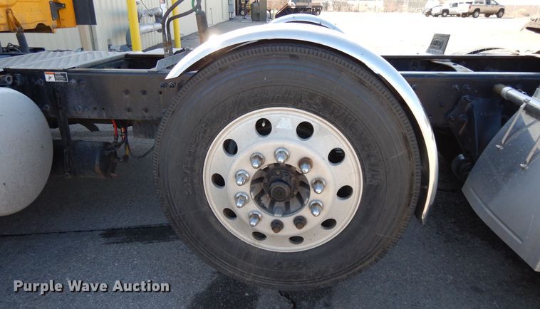 image for item GH9019 2014 Freightliner Cascadia 125 semi truck