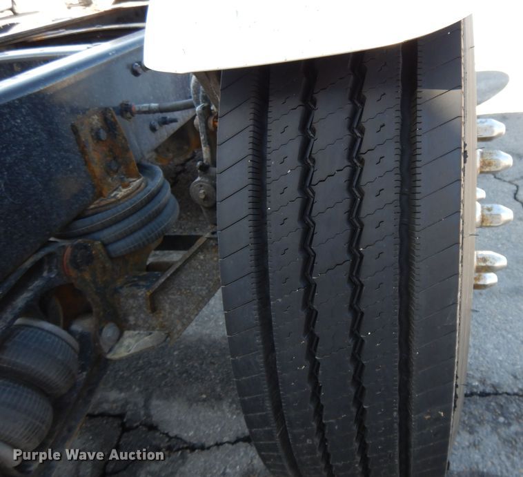 image for item GH9019 2014 Freightliner Cascadia 125 semi truck