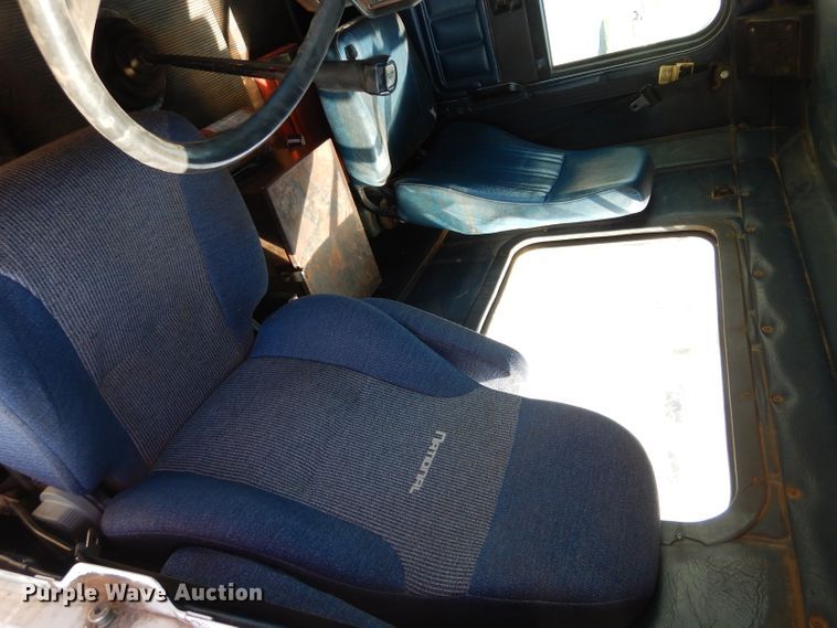 image for item GK9165 1991 Freightliner FLD semi truck