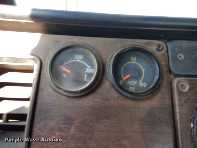 image for item GK9165 1991 Freightliner FLD semi truck