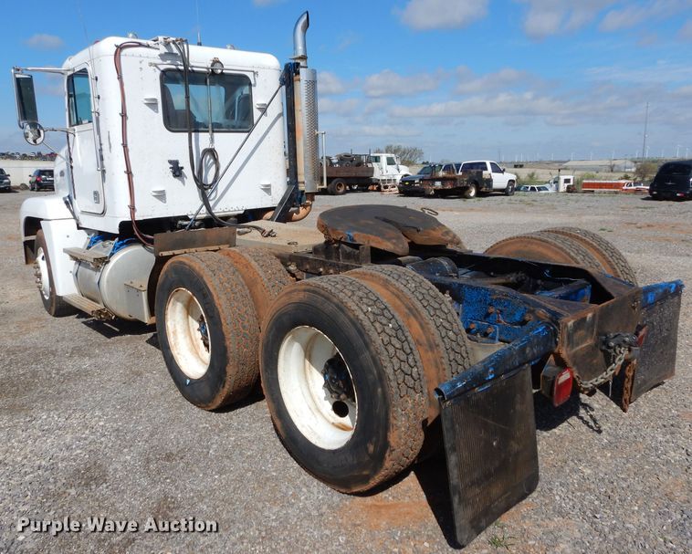 image for item GK9165 1991 Freightliner FLD semi truck