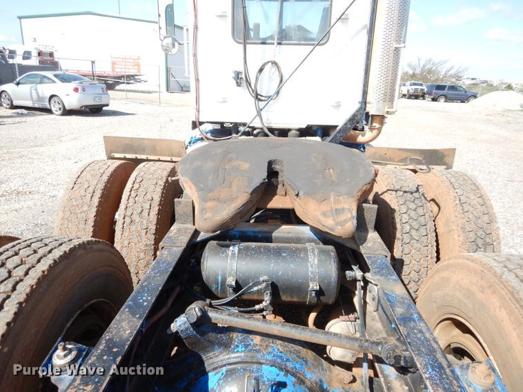 image for item GK9165 1991 Freightliner FLD semi truck