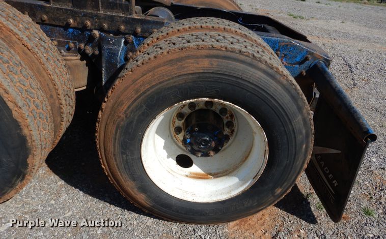 image for item GK9165 1991 Freightliner FLD semi truck