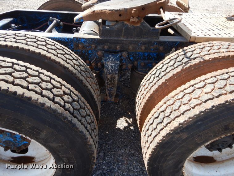 image for item GK9165 1991 Freightliner FLD semi truck