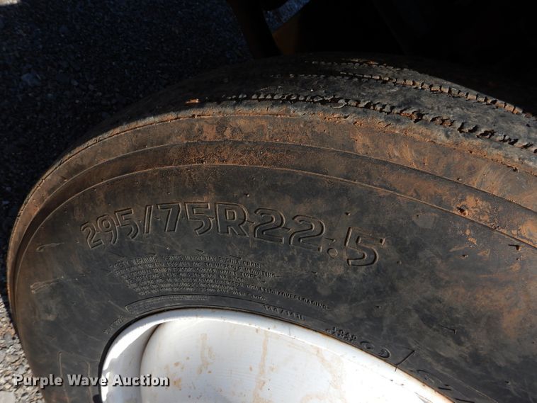 image for item GK9165 1991 Freightliner FLD semi truck