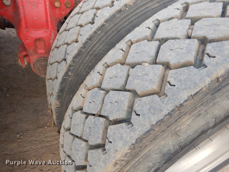 image for item GO9976 2000 Peterbilt 378 semi truck