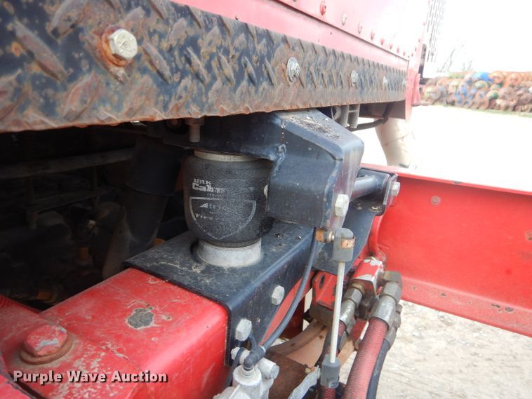 image for item GO9976 2000 Peterbilt 378 semi truck