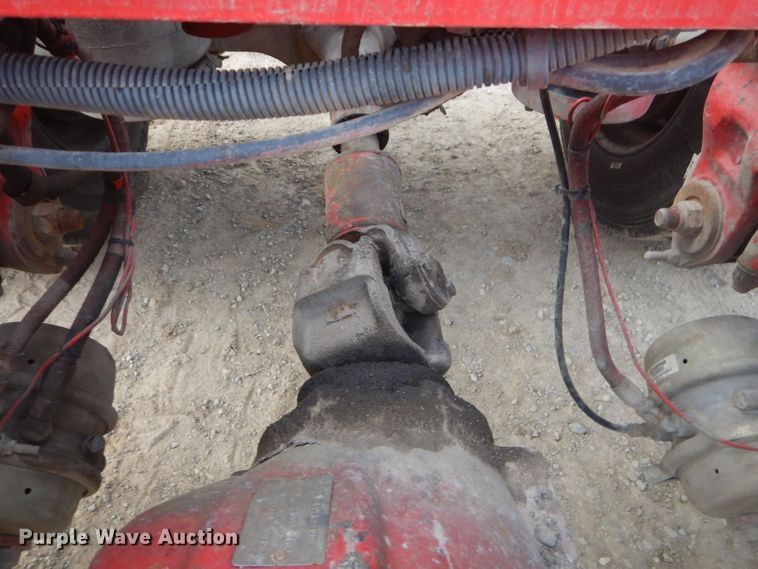 image for item GO9976 2000 Peterbilt 378 semi truck