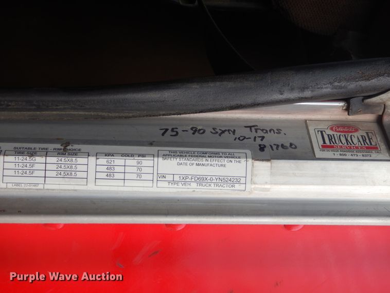 image for item GO9976 2000 Peterbilt 378 semi truck