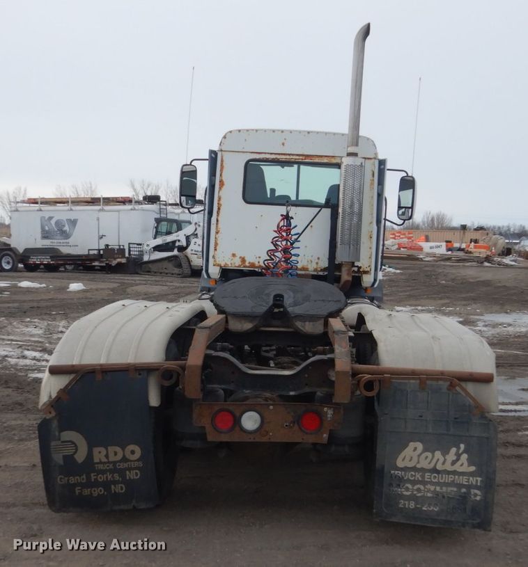 image for item GW9610 2002 Mack CX semi truck