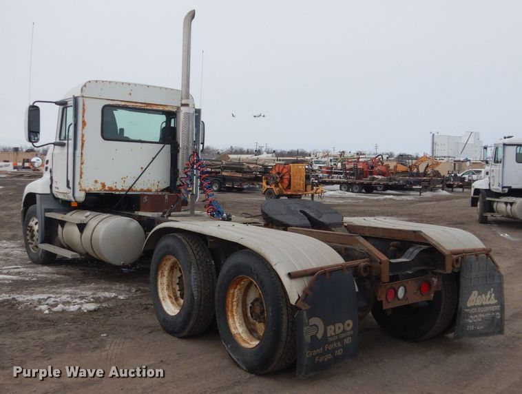 image for item GW9610 2002 Mack CX semi truck