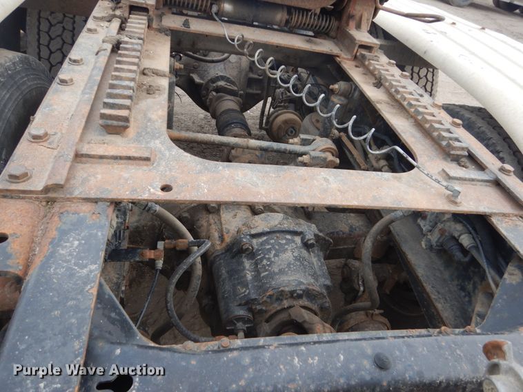 image for item GW9610 2002 Mack CX semi truck