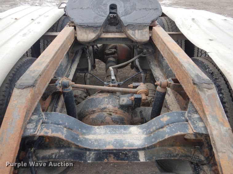 image for item GW9610 2002 Mack CX semi truck