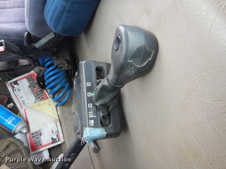 image for item GW9610 2002 Mack CX semi truck